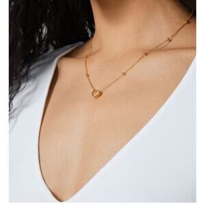 HALARA Simple but Elegant Gold Heart Charm Necklace